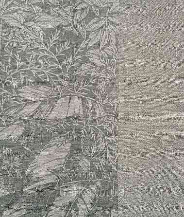 Шпалери вінілові на флізеліні AS creation Amber метрові 1.06Х10 листя гілки зелені зі сріблом Київ