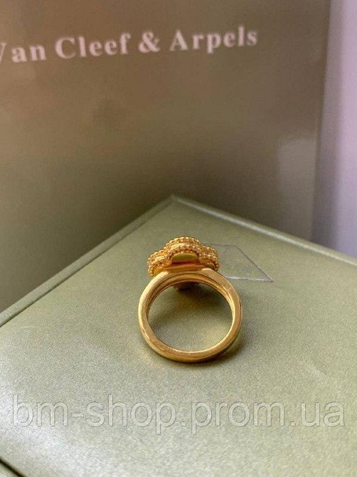 Кольцо клевер черный под оникс, покрытие лимонное золото 18 К / Ванклиф кольцо черное Одесса - изображение 3