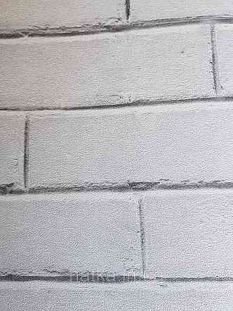 Шпалери флізелінові еко Decoprint Good Vibes 0.53х10 молодіжні під цеглу світло сірі на шпалерах можна писати Київ