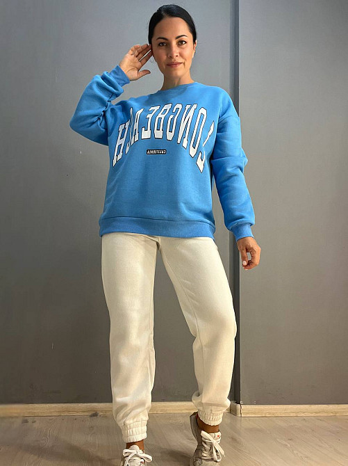 Костюм женский Quzen 399-488 спортивный утепленный свитшот с надписью оверсайз и брюки на резинке голубой, голубой, S Киев - изображение 15