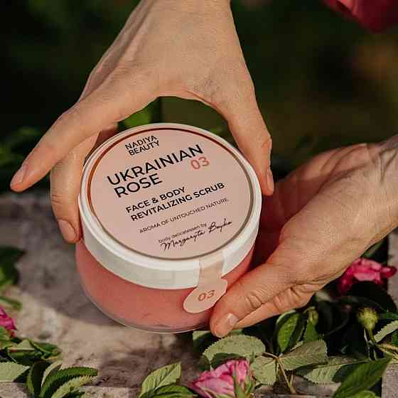 Восстанавливающий скраб для лица и тела Ukrainian Rose 200 мл Киев