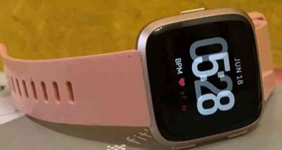 СМАРТ-годинник: FitBit Versa, фітнес Трекер! Київ