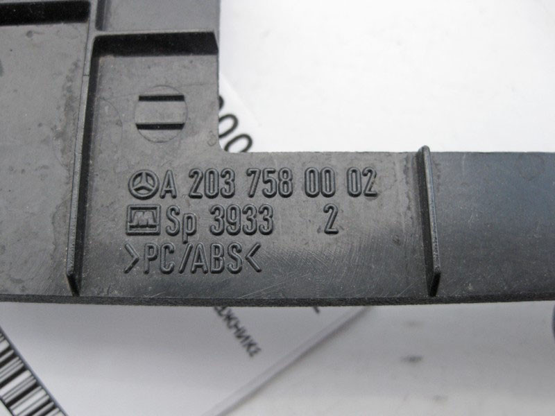 Mercedes-Benz  A2037580002 Внутрішня нижня накладка торця кришки багажника C-Class W203 Одесса - изображение 3