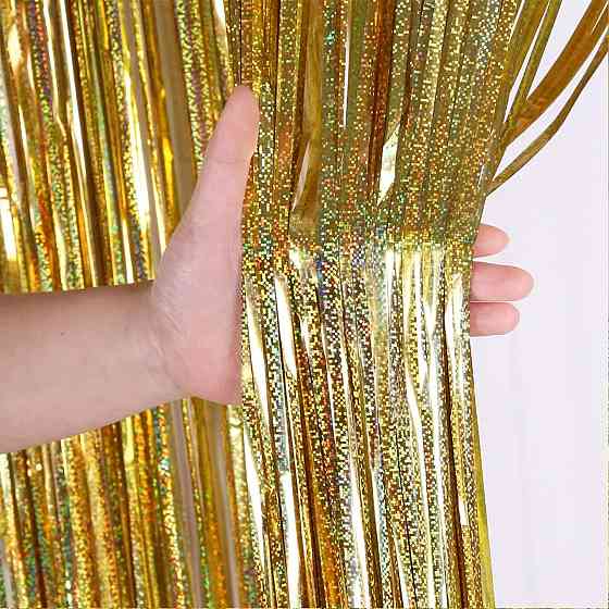 Дождик для фотозоны длинный с голограммой 4 м на 1 м золотистый Киев