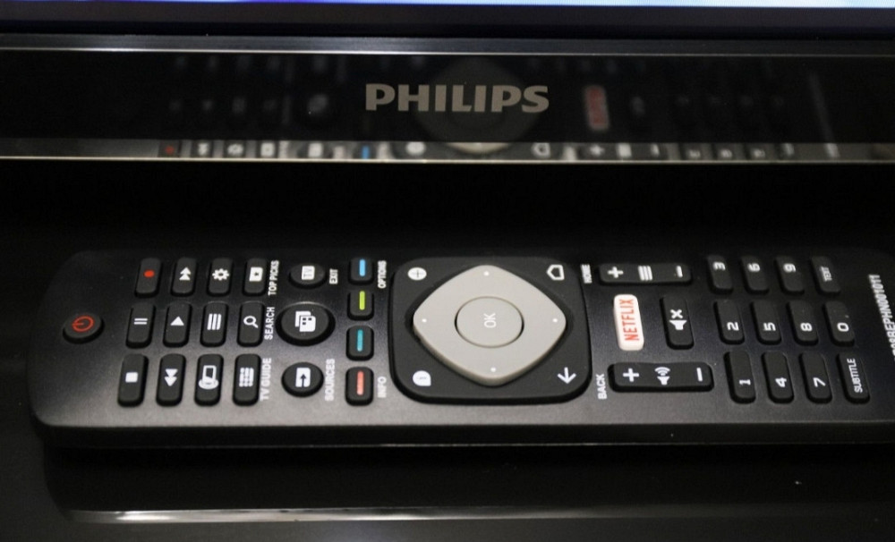 Телевизор Philips 37PFL4000/12 37