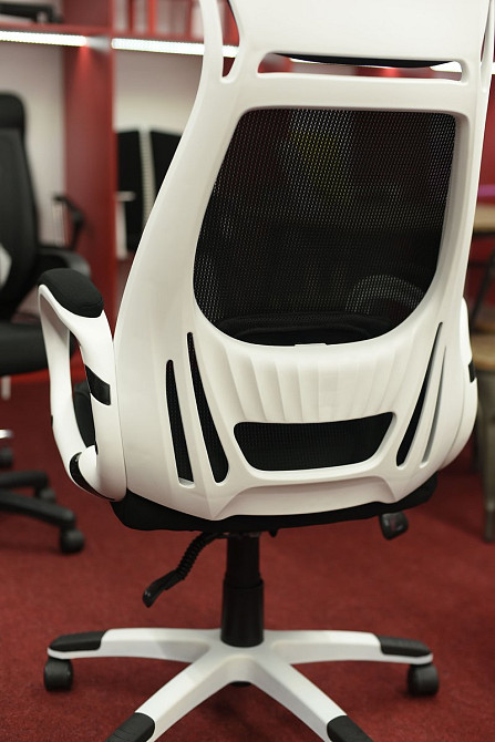 Крісло поворотне Q-409 чорне / білий каркас Киев - изображение 6