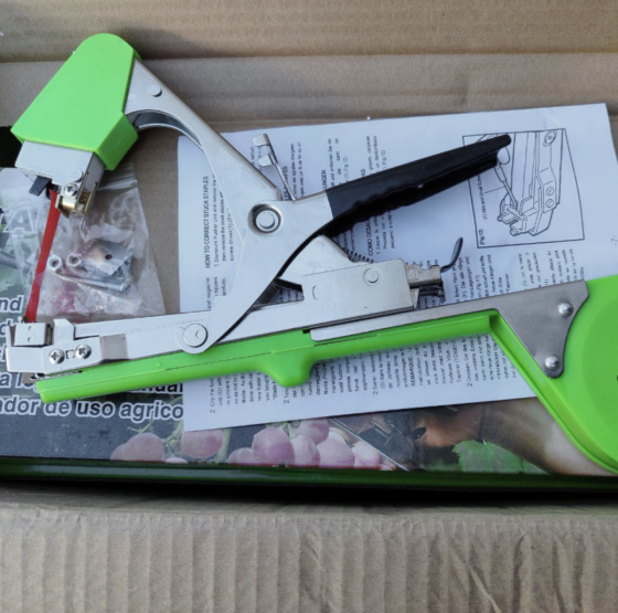 Степлер Тапенер Tapetool для подвязки садовых и огородных растений + СКОБЫ + ЛЕНТА + РЕМКОМПЛЕКТ Черновцы