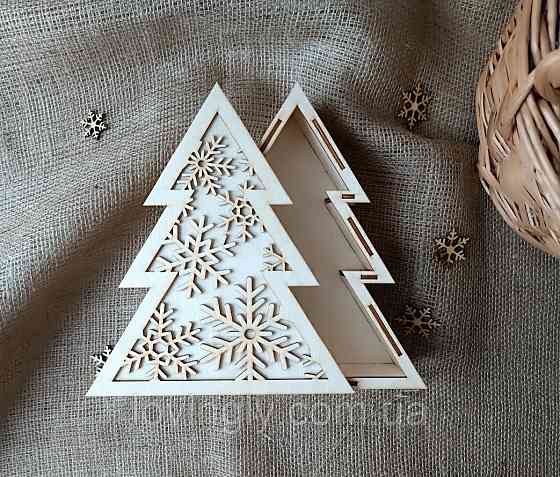 Коробка для подарунку у вигляді ялинки 24 см. Ірпінь