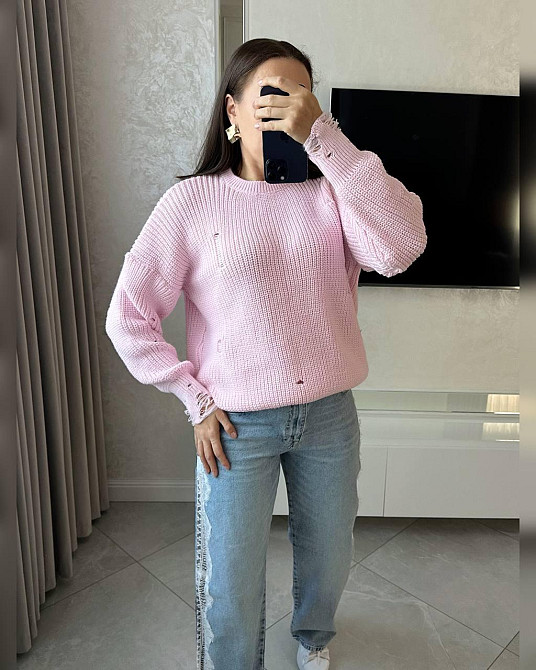 Женский уютный оверсайз свитер с рваным эффектом машинная вязка Розовый Одесса - изображение 2
