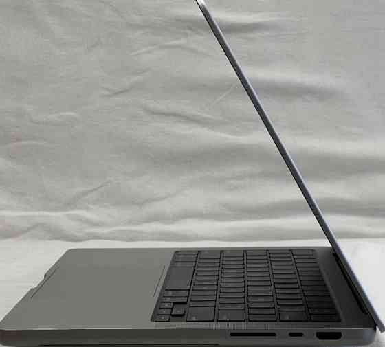 Ноутбук: MacBook Pro 14" 2021 M1 Pro, RAM 32GB , Silver. Київ