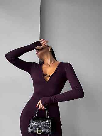 Элегантное женское платье с выразительным разрезом плотный рубчик Черный, 46/48 Одесса