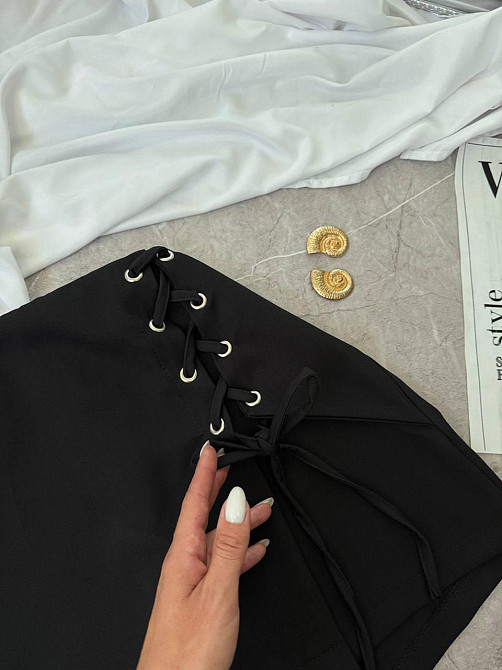 Жіноча мініспідниця-шорти з асиметричним кроєм і бічною шнурівкою костюмка 44/46 Одеса - фото 9