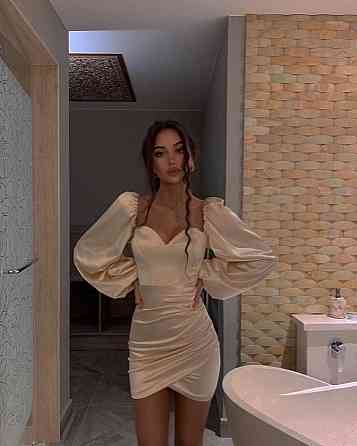 Жіноче святкове мініплаття з пишним рукавом королівський атлас Бежевий, 44 Одеса