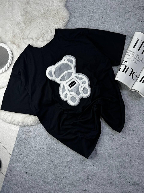 Жіноча подовжена футболка оверсайз з ведмедиком кулір Білий Одеса - фото 4