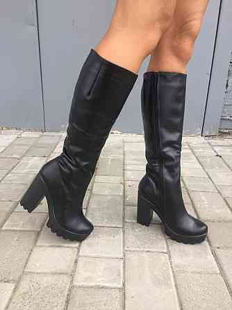 Стильні чоботи жіночі демісезонні весна-осінь на стійкому каблуці чорні, натуральна шкіра 2561 Коломыя