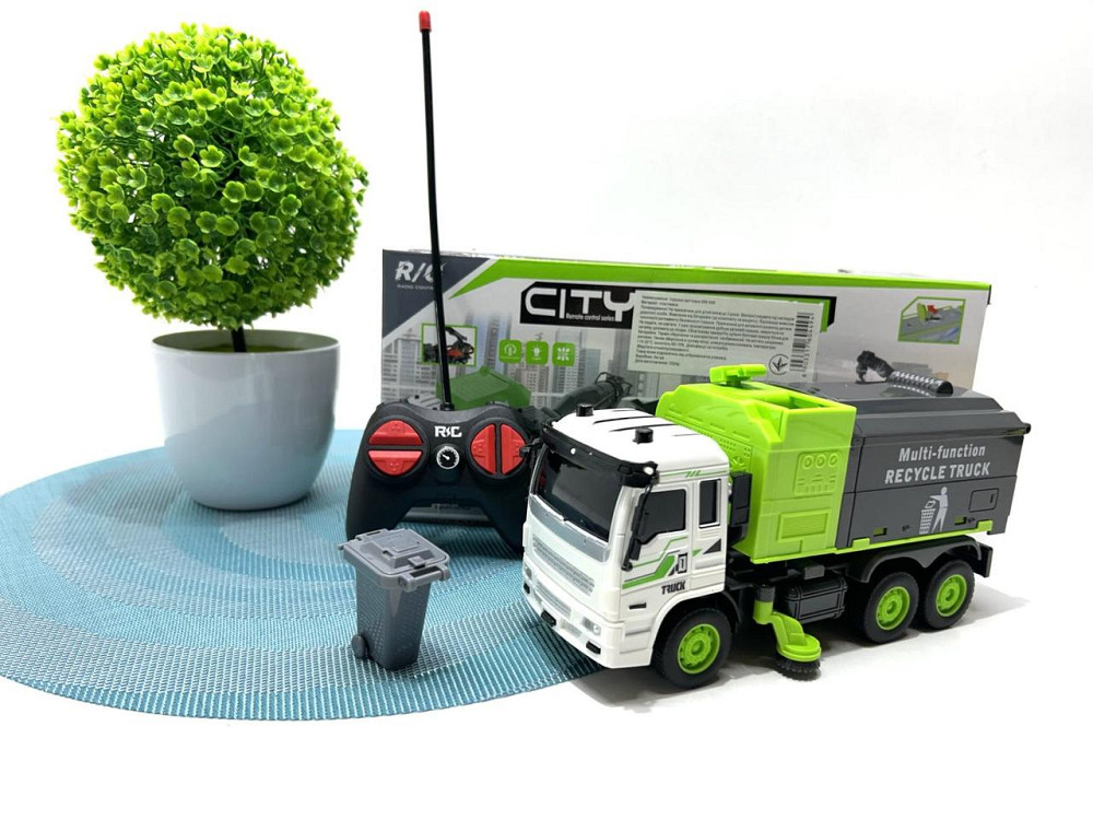 Машина сміттєвоз на радіокеруванні світло рухомі деталі на батарейках 20 см Зелена (999-699) Чернігів - фото 2