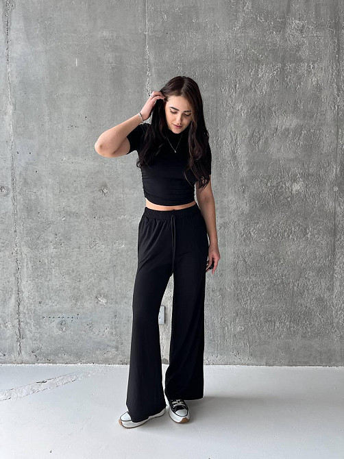 Женский прогулочный костюм двойка: футболка и штаны вискоза 42/44, Черный Одесса - изображение 1