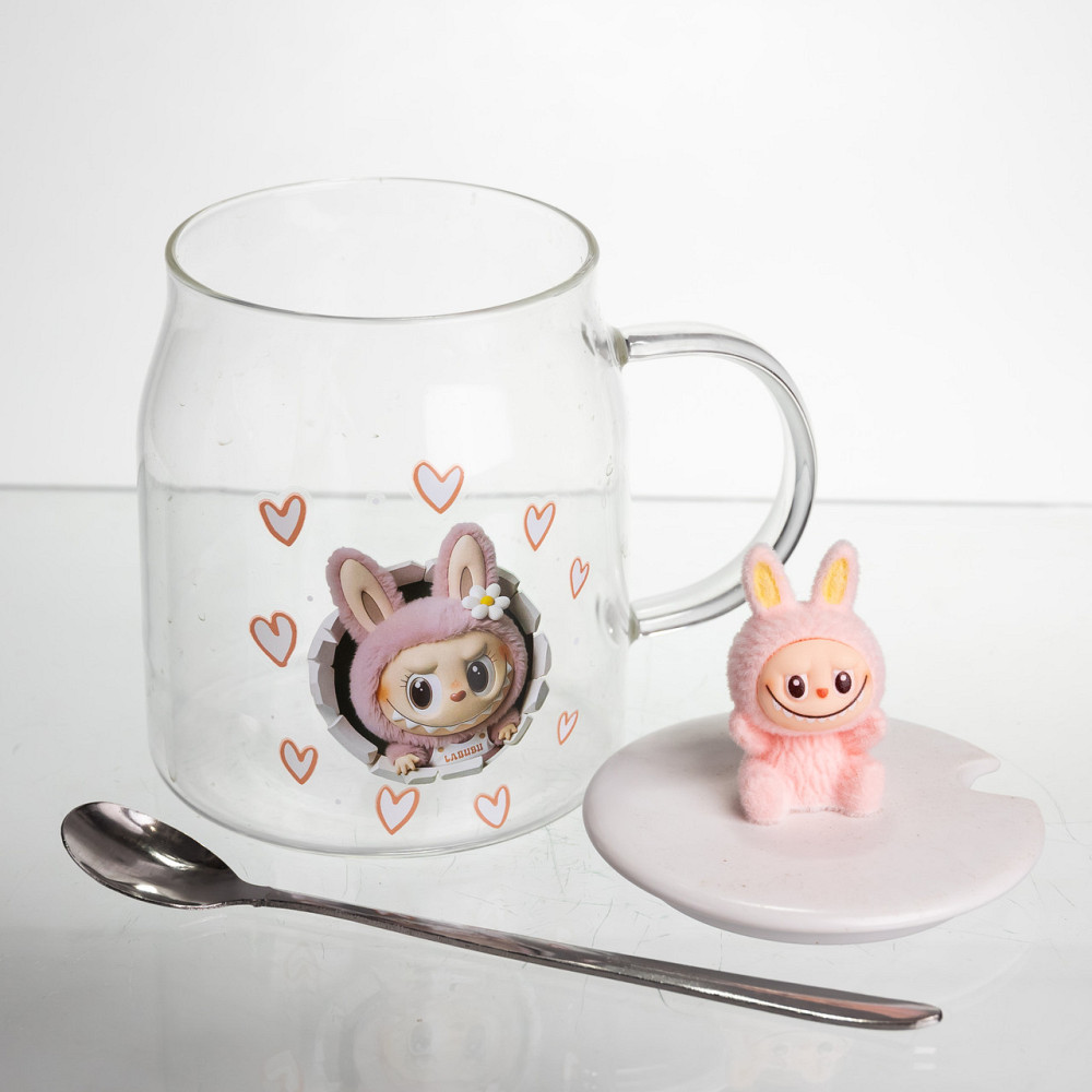 Yiwu Новорічна велика скляна чашка "Лабубу" з кришкою та ложкою 600 мл, Святкова кружка чашка д Коломия - фото 4