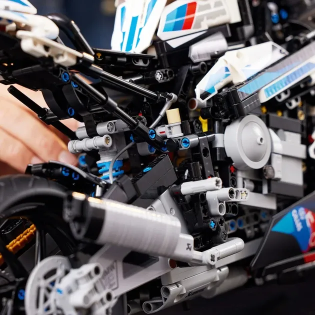 Конструктор мотоцикл Technik BMW M 1000RR (42130), 1920 деталей совместимый с lego лего Киев - изображение 6