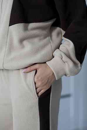 Спортивный флисовый костюм 