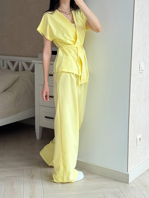 Жіночий базовий брючний костюм-двійка: жилет і штани турецька костюмка Жовтий Одеса - фото 2