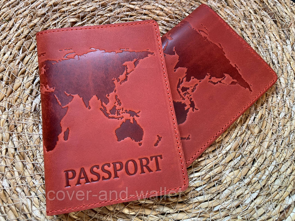 Обкладинка на паспорт з тисненням карта світу з вінтажної шкіри червоного кольору ST Leather Київ - фото 5