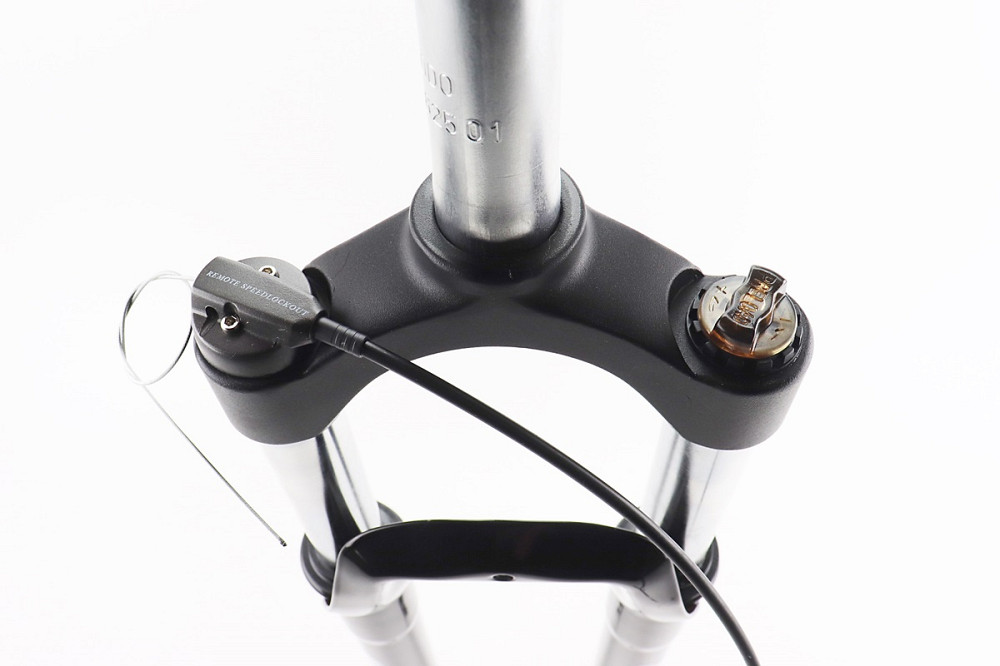 Вилка 29" амортизаційна, без різьби 1-1/8" (28,6мм), шток 255мм, з ходом 100мм, Disk-brake, пружинно-оливна, виносний Lockout, чорна N780 Київ - фото 3