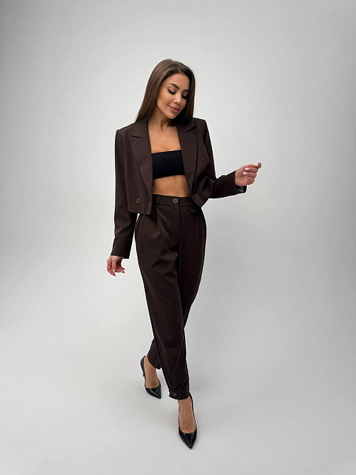 Женский базовый брючный костюм: укороченный пиджак и брюки креп-костюмка + подкладка Одесса - изображение 7