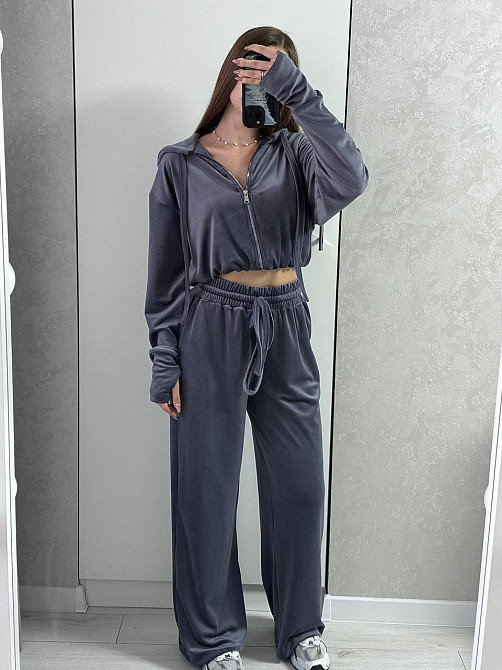 Женский повседневный костюм из качественного велюра двойка Графит Одесса - изображение 7