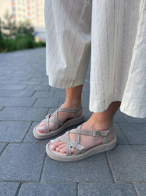 Соната Босоніжки жіночі пісочні Соната Рита з натуральної замші на плоскій підошві / Босоніжки Коломыя - изображение 10