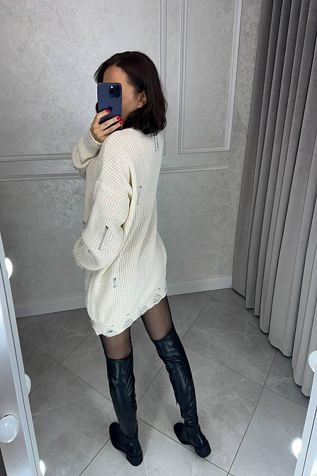 Женское уютное теплое платье свободного силуэта с рваным эффектом машинная вязка Одесса - изображение 3