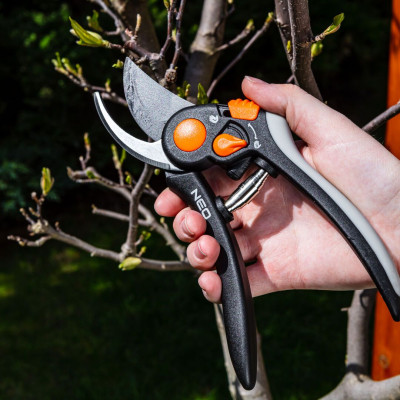 Секатор Neo Tools площинний, d різу 18мм, 200мм, 248г (15-202) Вінниця - фото 2