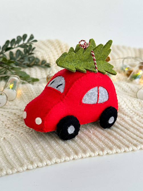 Новогодняя елочная игрушка из фетра ручной работы Машинка с елкой 11 см Киев - изображение 1
