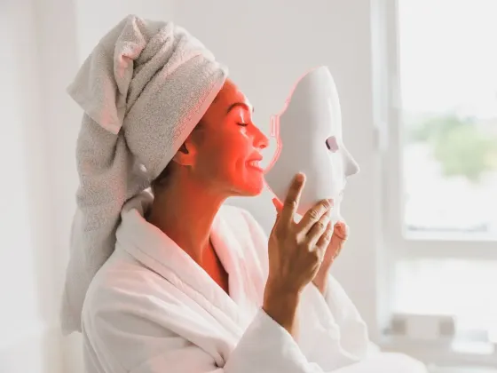 Светодиодная LED маска для лица 7 в 1 с цветной светотерапией Коломия