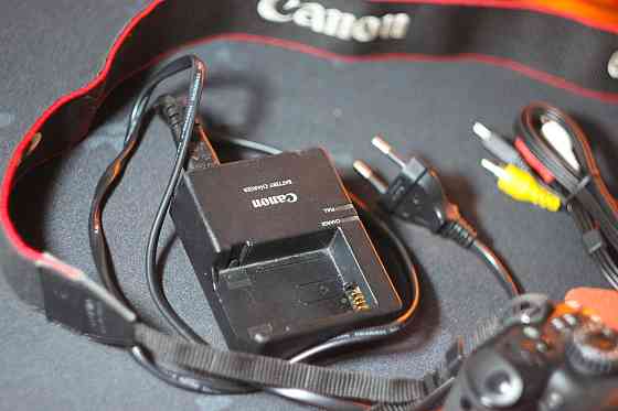 Дзеркальний фотоапарат Canon EOS 550D Дзеркалка.Комплект. Б\У Київ