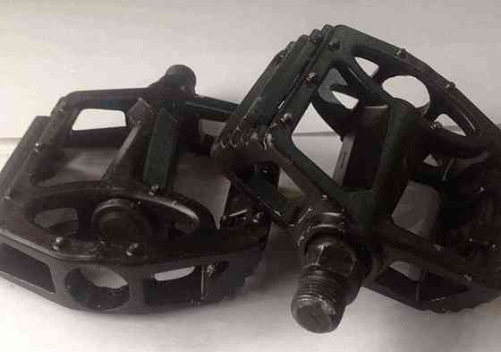 Педали велосипедные горные (с катафотами, алюминий, широкие, черные, резьбовые шипы) Мукачево