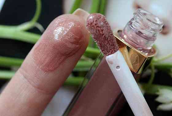 Увлажняющий блеск для губ Chanel Rouge Coco Gloss 722 Noce Moscata Славянск