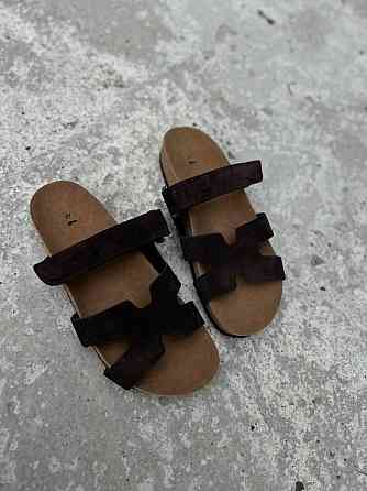 Arcoboletto Жіночі шльопанці з натуральної замші на низькому ходу шоколадні Arcoboletto 522 р. Коломыя