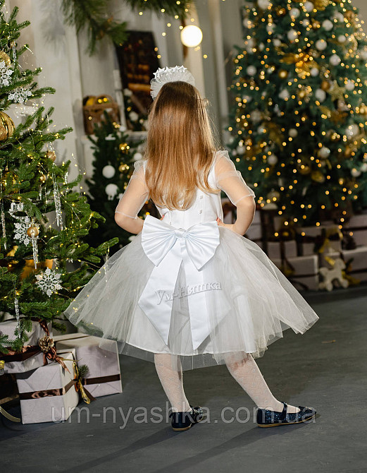 Белое платье со съёмным шлейфом 116-128 Кривой Рог - изображение 2