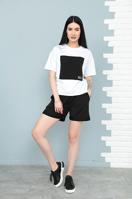 Двокольоровий костюм з шортами "Numb" оптом | Норма | Розпродаж моделі Чорний, 46-48 Київ - фото 2