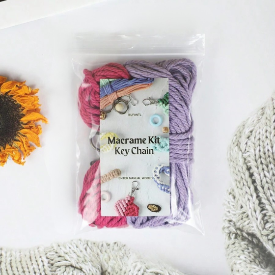 Набір макраме для плетіння і в'язання брелока "Петля" для ключів і аксесуарів 22х3см, фіолетовий з рожевим Кам'янець-Подільський