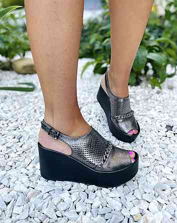 VIKTTORIO Босоніжки жіночі срібло шкіряні VIKTTORIO Амура літні відкриті / Босоніжки на танкетц Коломия