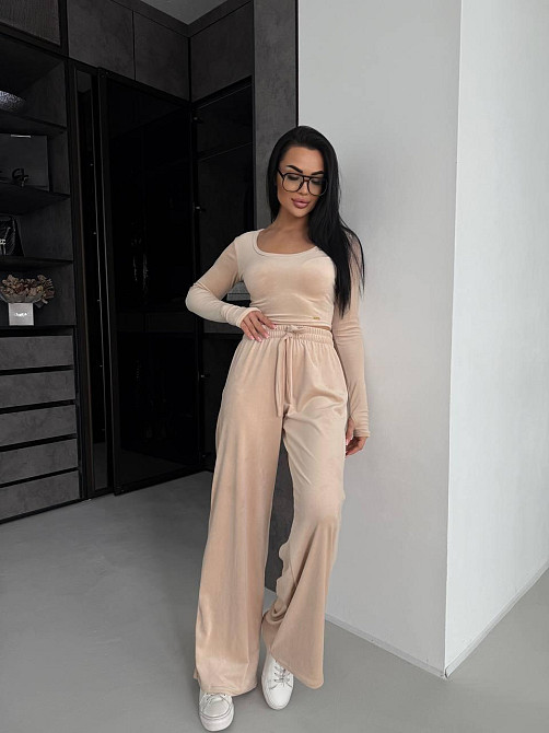 Женский прогулочный костюм двойка: лонгслив и штаны велюр Беж, 42/44 Одесса - изображение 5