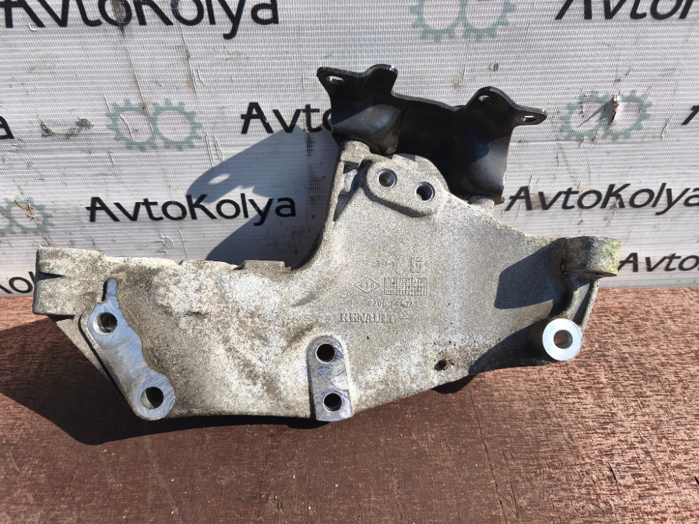 Кронштейн двигуна правий Opel Vivaro 2.0 dci 2007-2013 (8200741758) Ковель - фото 1