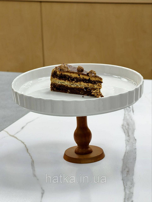 Тортівниця підставка для торта на ніжці «White kitchen» 27*16 см кераміка+дерево 8030-324 Київ - фото 3