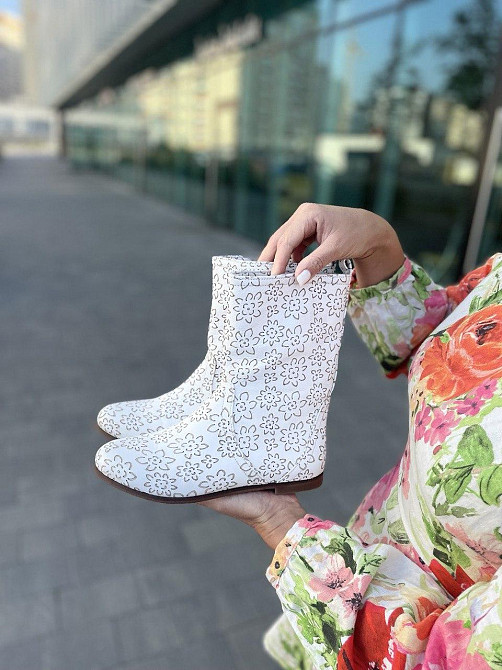 Nivelle Черевики жіночі NIVELLE білі натуральна шкіра висота 21см обхват 32-34см розмір 36 (521 Коломыя - изображение 2