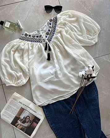 Жіноча романтична вишиванка з об'ємними рукавами-ліхтариками до ліктя Одеса