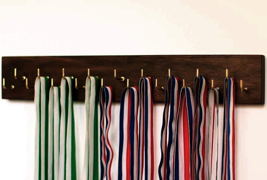 Полка для медалей 