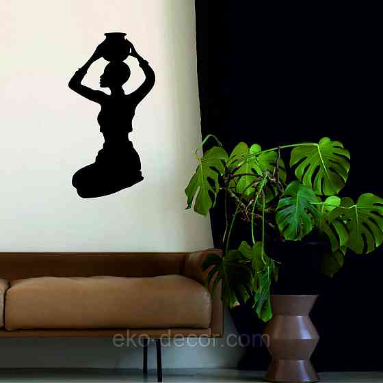 Декоративне настінне Панно «Дівчина з глечиком», Декор на стіну Київ