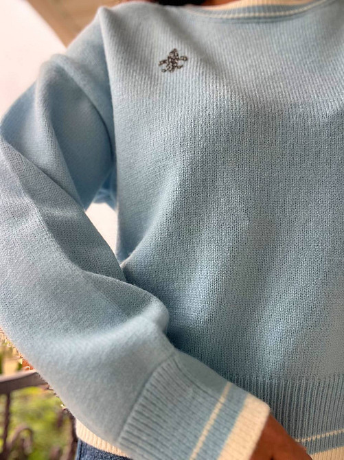 Светр жіночий A-N 6101 широкий оверсайз прикраса вензель попереду з камінням, блакитний, one size Київ - фото 16